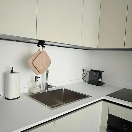 아파트 Peggie House